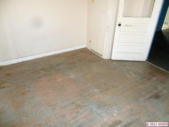 4th image of 521 E 5th Ave