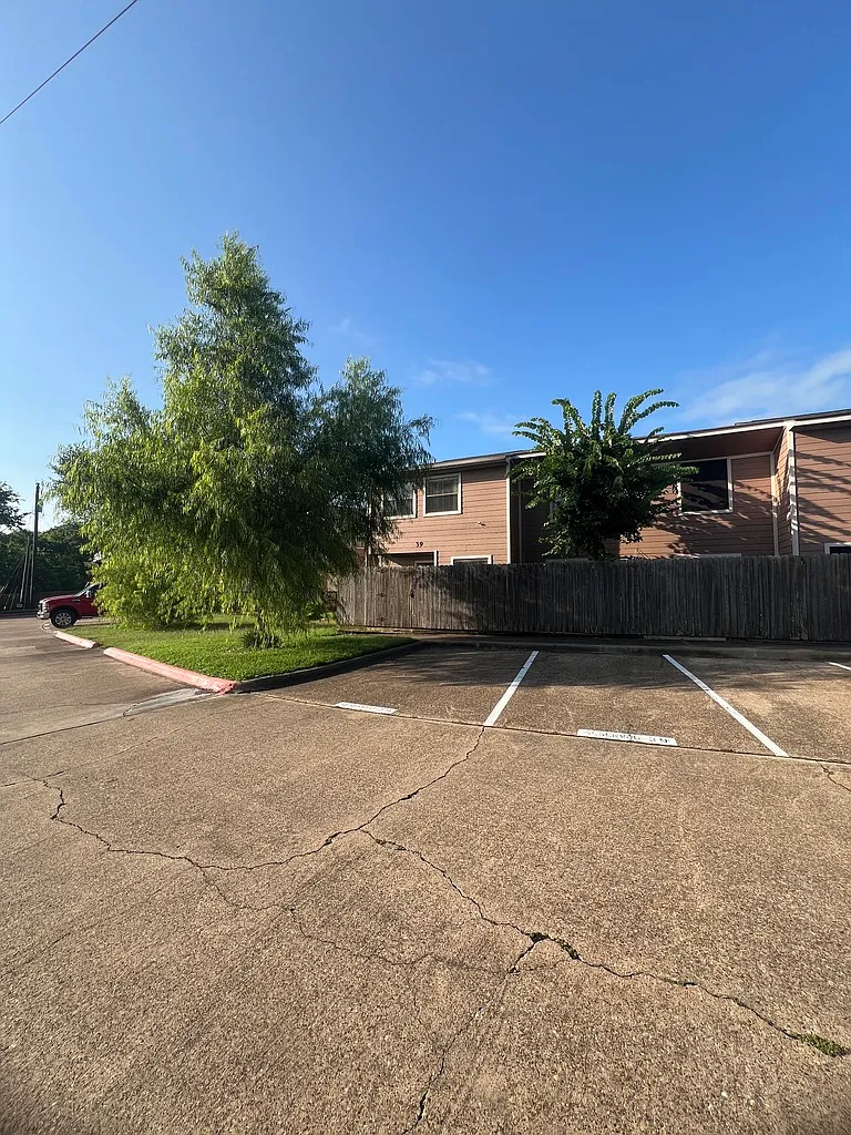 3 bed, 1444 sqft, $1,600 — Photo 4