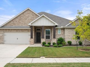 1416 Lakeview Dr, Azle, TX 76020