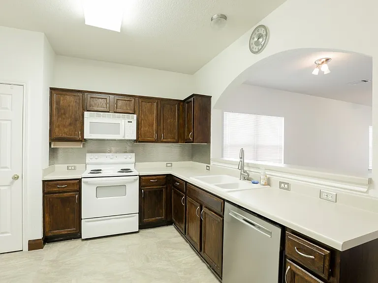 11810 Navasota St — Photo 8