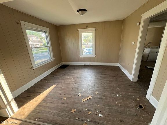 5th image of 1144 Washington Ave