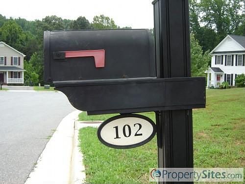 5th image of 102 Judd Ct