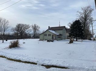 514 E Main St, Hollowayville, IL 61356
