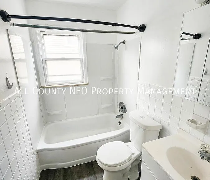 16409 Cloverside Ave — Photo 9