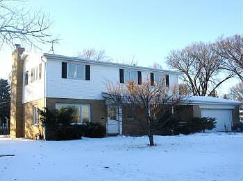 1st image of 700 S 10th Ave