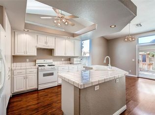 8701 Country Pines Ave, Las Vegas, NV 89129