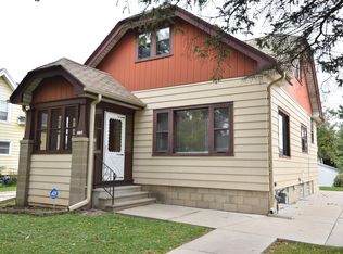 2124 S 93rd St, West Allis, WI 53227