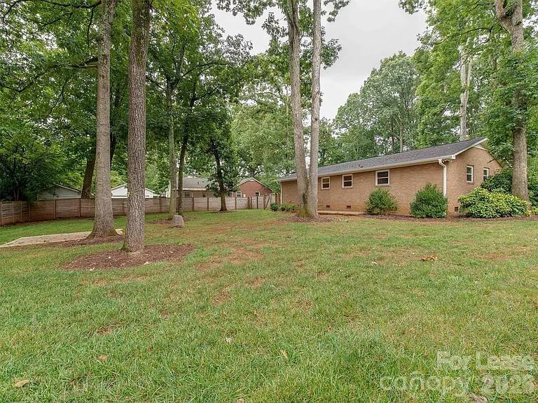 5646 Oak Dr — Photo 29