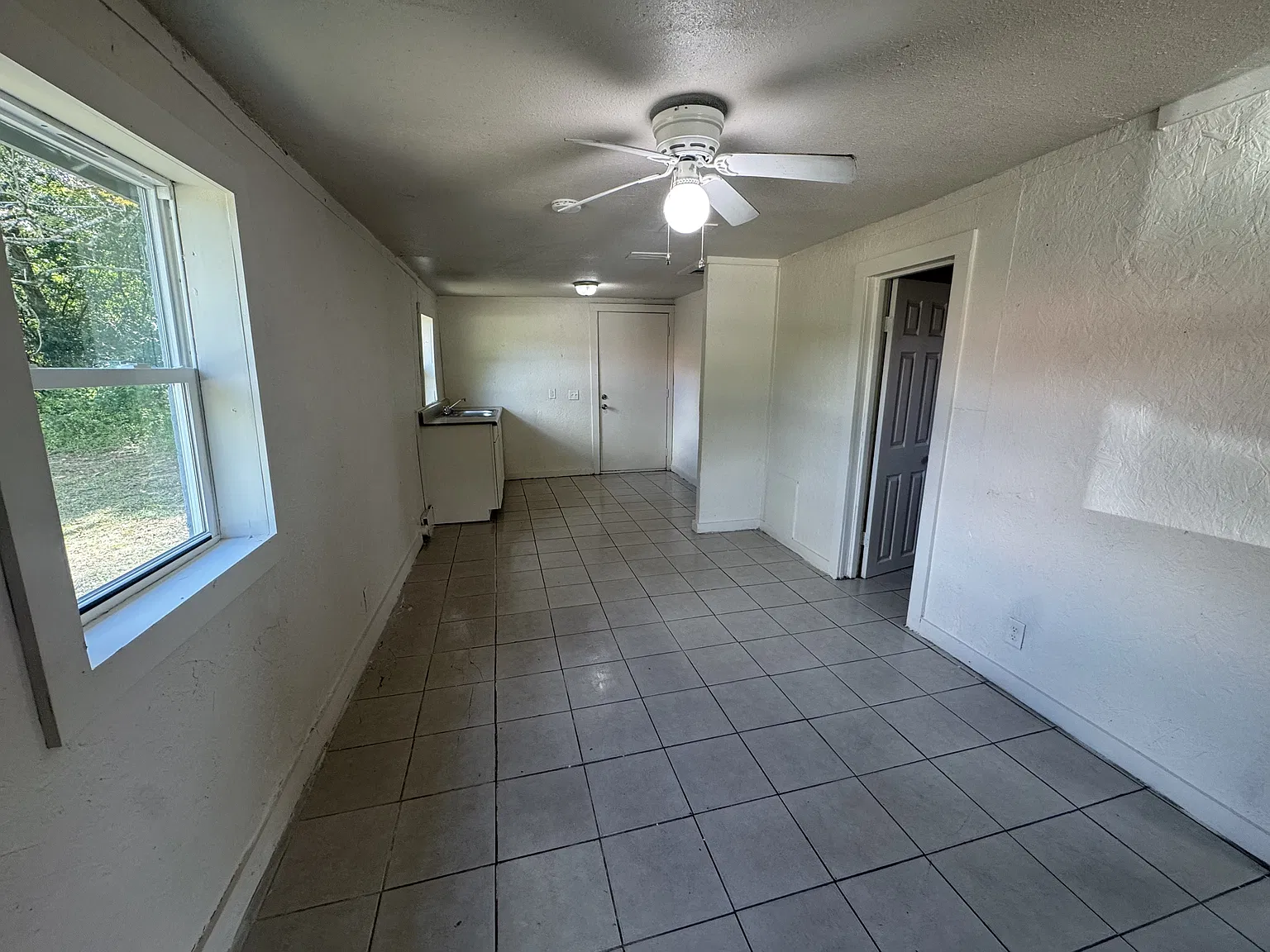 8 Lenox Court - 10 — Photo 3