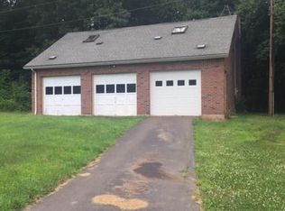 124 S Plumb Rd, Middletown, CT 06457