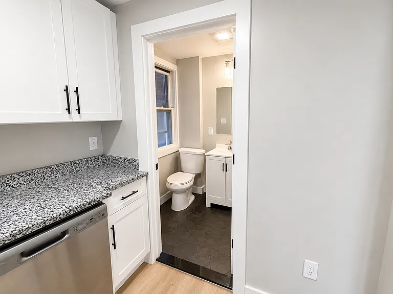 8 Cheever Ct #2 — Photo 3