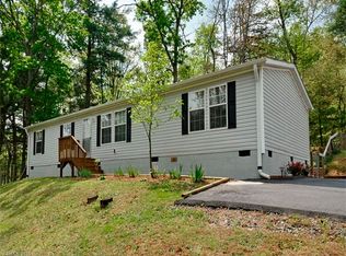 73 Sleepy Forest Dr, Leicester, NC 28748