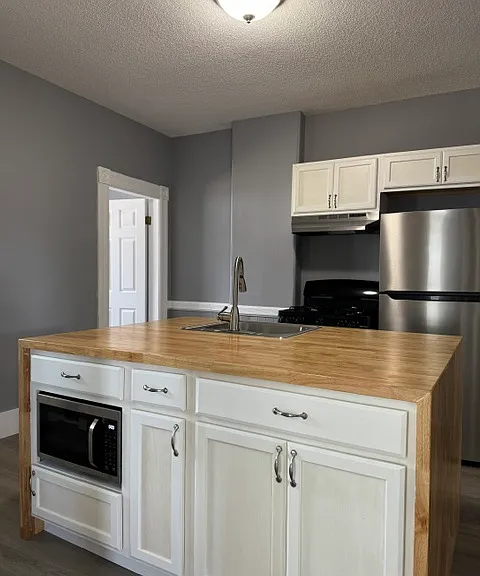 33 Suffield St #35 — Photo 2