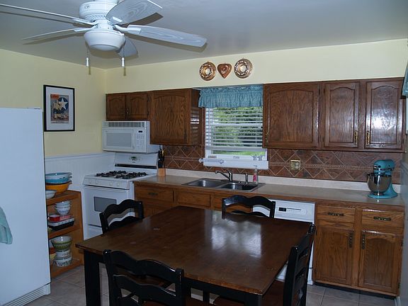 3rd image of 3548 Bruestle Ave
