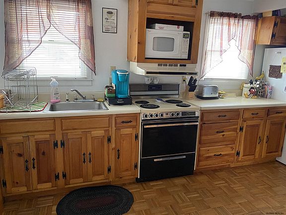 4th image of 552 Alyssia Way