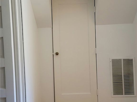 5th image of 631 Railroad Ave