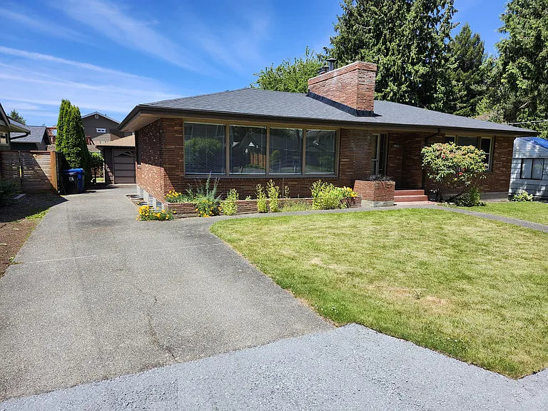 9533 14th Ave NW — Photo 2