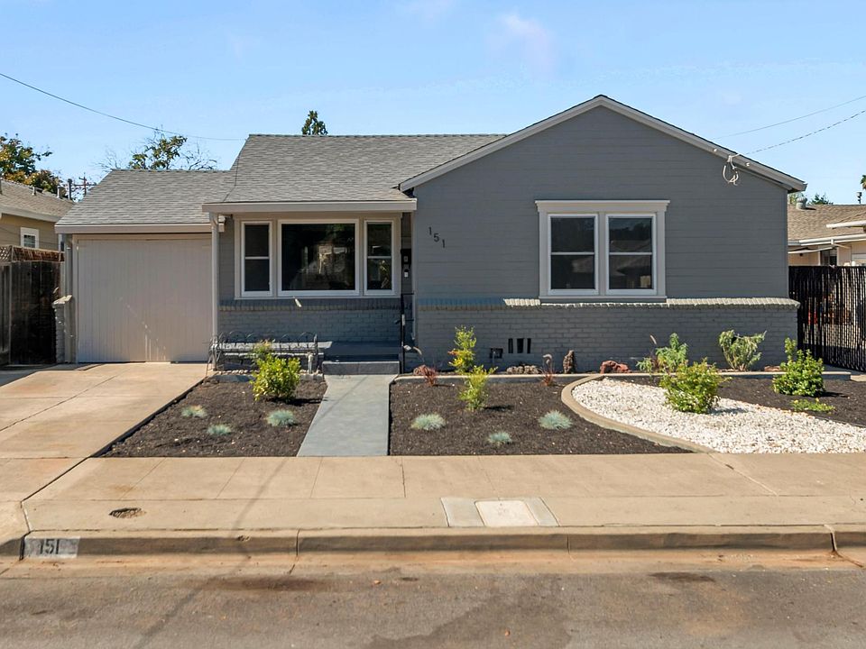 1st image of 151A Waverly Ave