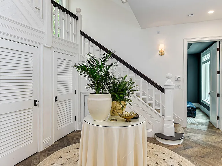 443 Seaview Ave — Photo 9