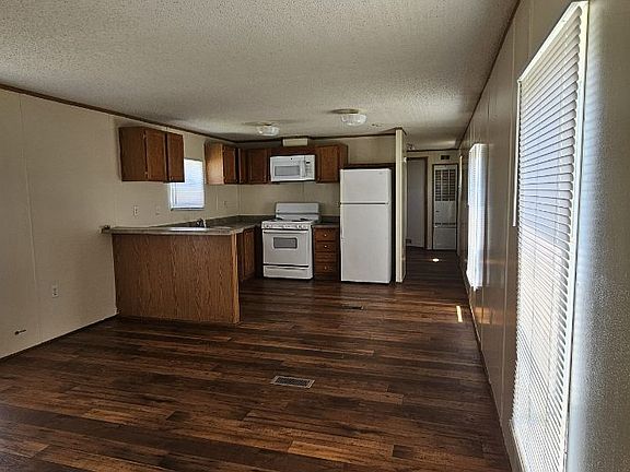 4th image of 31 Oakwood Dr