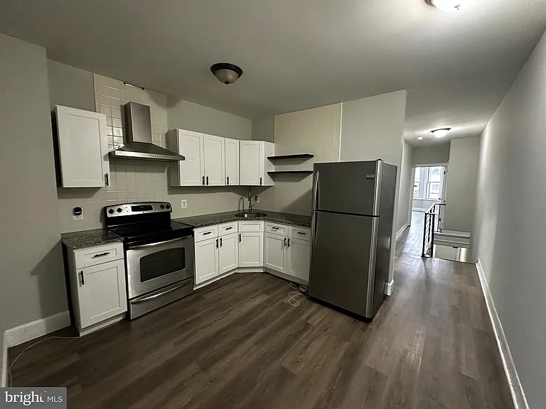 5729 Pine St #2 — Photo 6