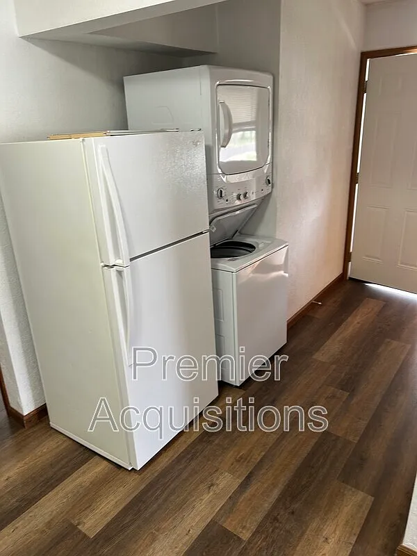 1 bed, 1.0 bath, $600 — Photo 4