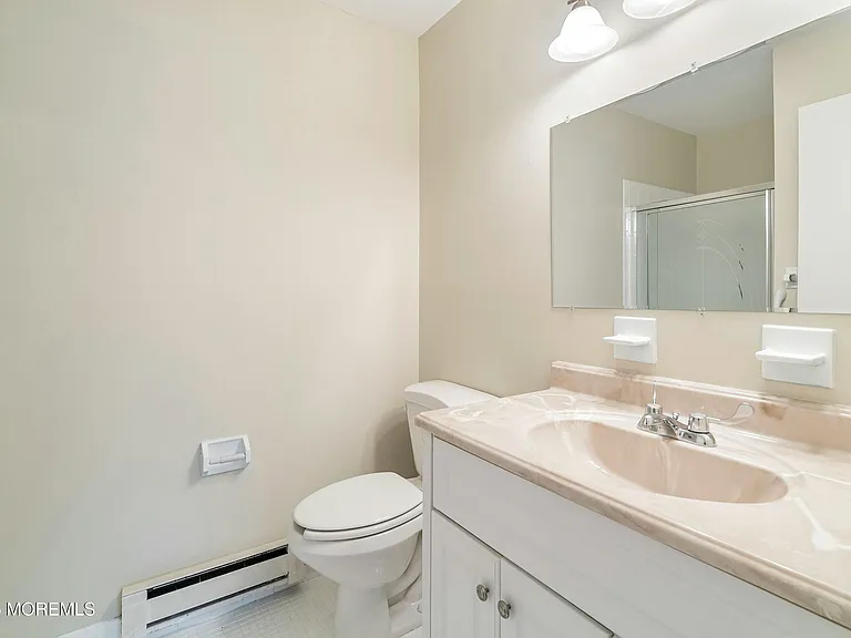 43 Eastport Ct — Photo 10