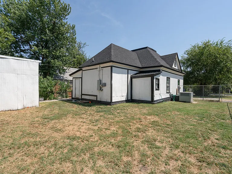 516 W Martin St — Photo 22