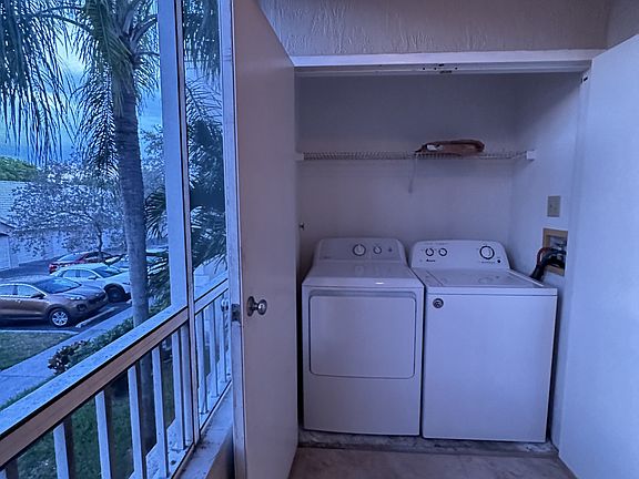 2nd image of 2811 N Oakland Forest Dr APT 209
