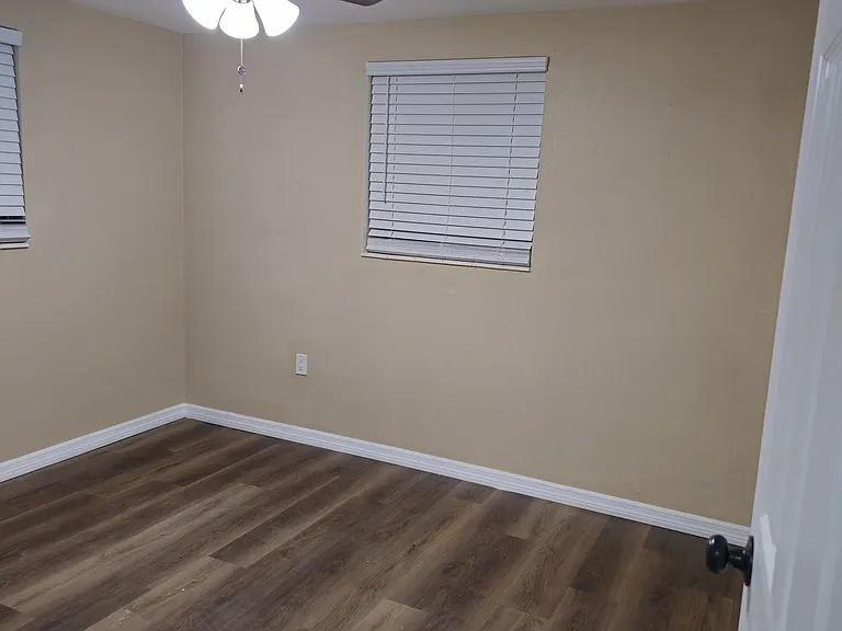 4828 Durney St — Photo 12