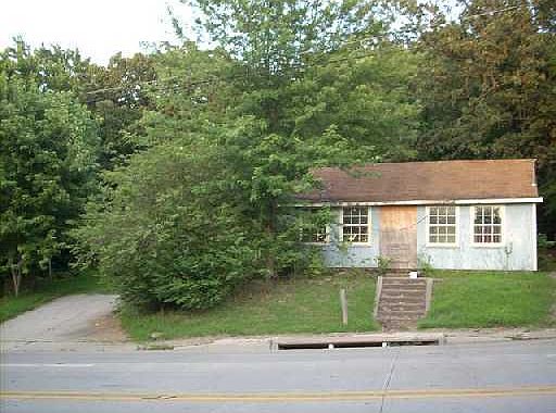 1st image of 1404 N Gregg Ave