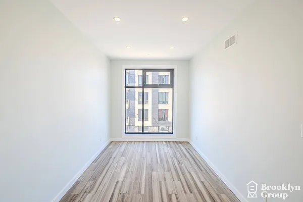 Rented by Brooklyn Group | media 7