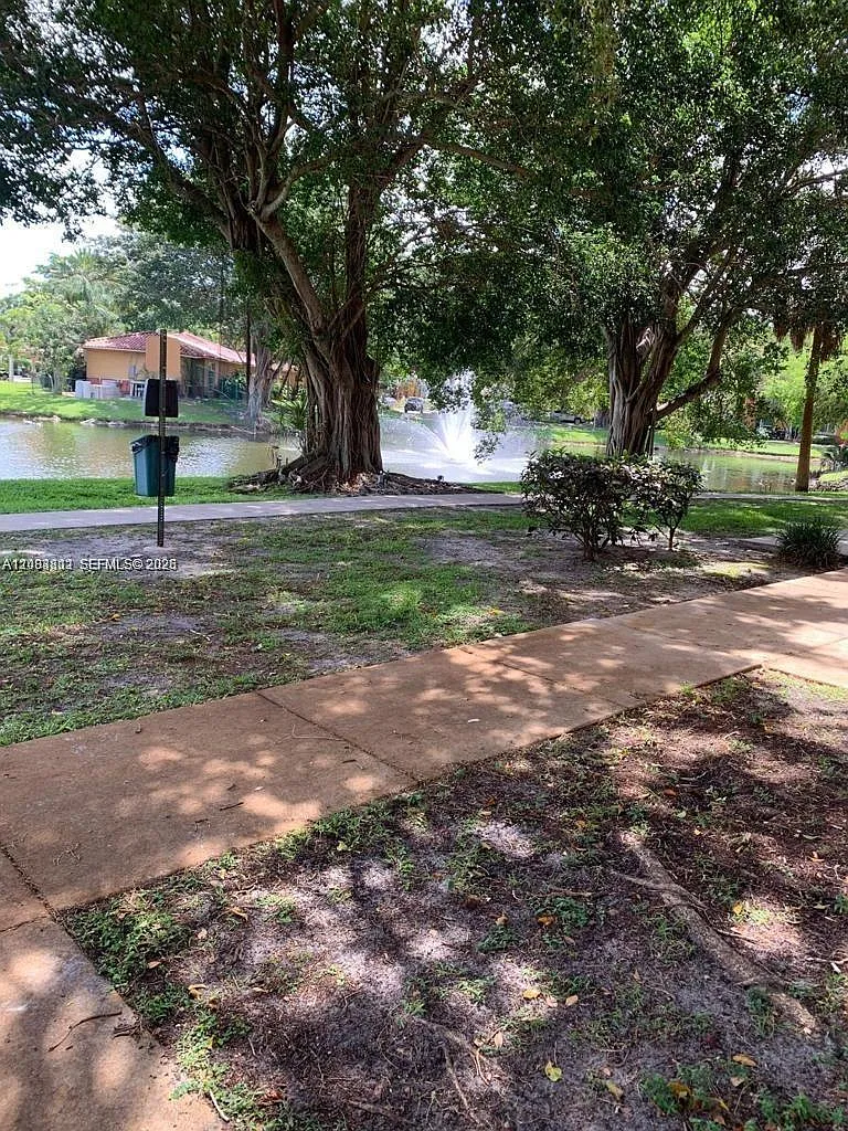 Lakes Of Jacaranda Condo — Photo 1
