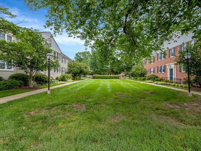 1413 Belle View Blvd #B2 — Photo 32