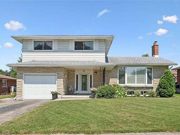 2nd image of 18 Strathcona Cres