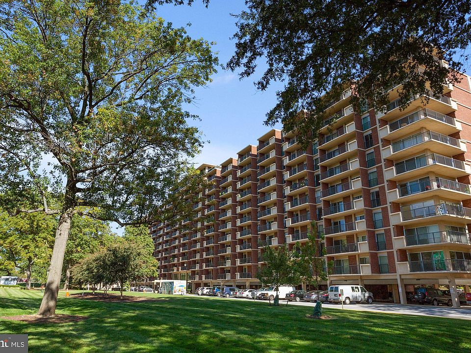 1300 Army Navy Dr Arlington Va 22202 Apartments For Rent Zillow