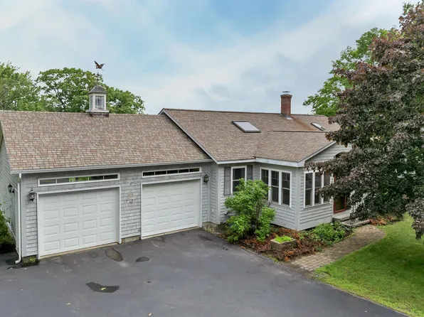 105 Waukewan Street, Meredith, NH 03253