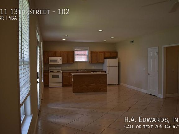 5th image of 811 13th St Unit 102