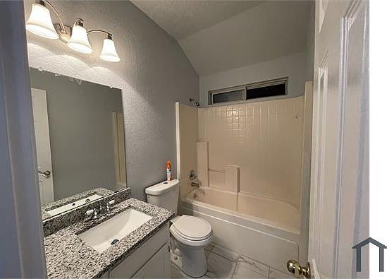 4th image of 2417 Buckeye Dr