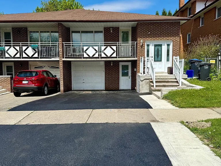 70 Prouse Dr #UPPER — Photo 1