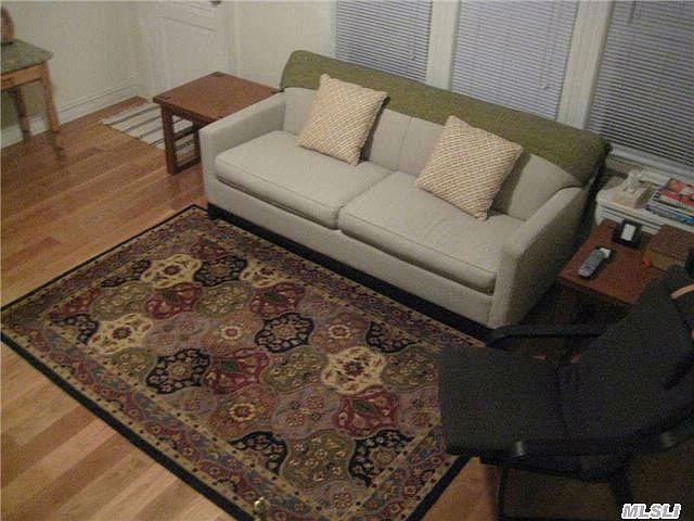2nd image of 6949 Harrow St