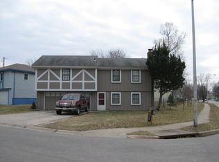 2001 E Taylor Dr, Olathe, KS 66062