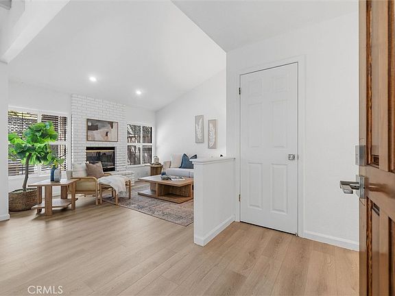 5th image of 137 Redding Rd APT B