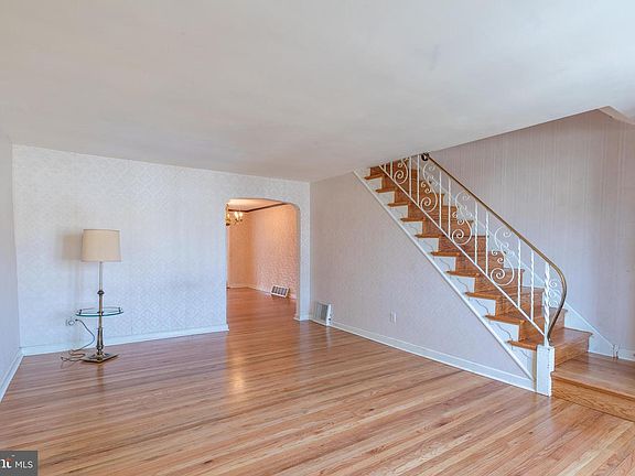 5th image of 812 Park Dr