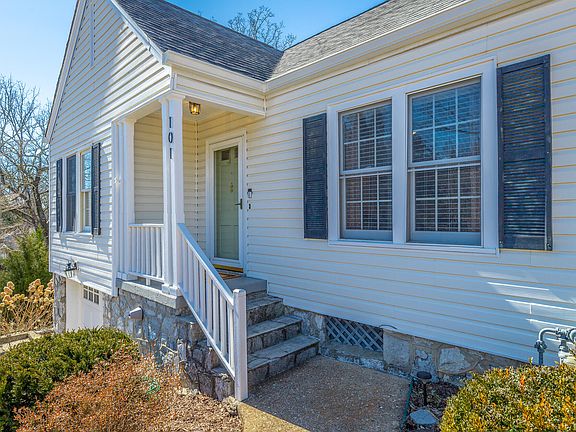 3rd image of 101 Rainbow Cir