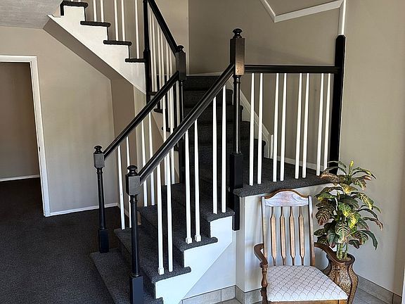 2nd image of 2642 N Windsor Dr Unit 202