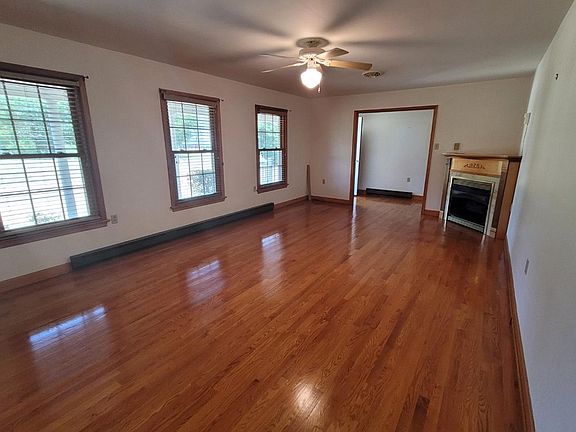 4th image of 304 Gold Leaf Dr