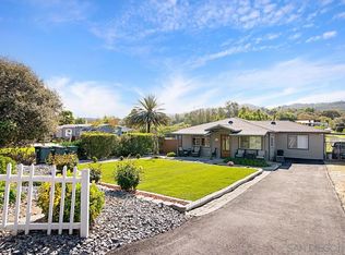 1311 Country Club Dr, Escondido, CA 92029