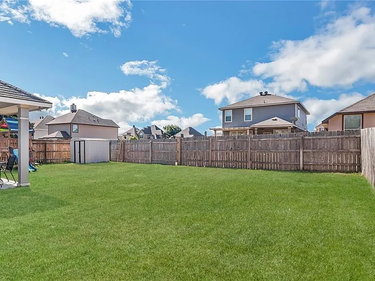 3418 Castleton Dr — Photo 33