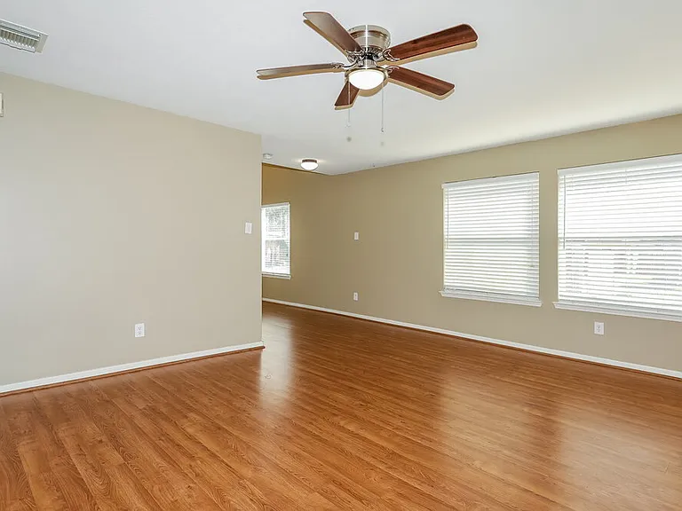 10007 Willow Wood Way — Photo 14